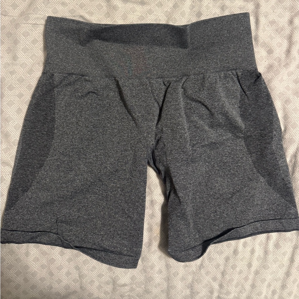 Nvgtn contour shorts